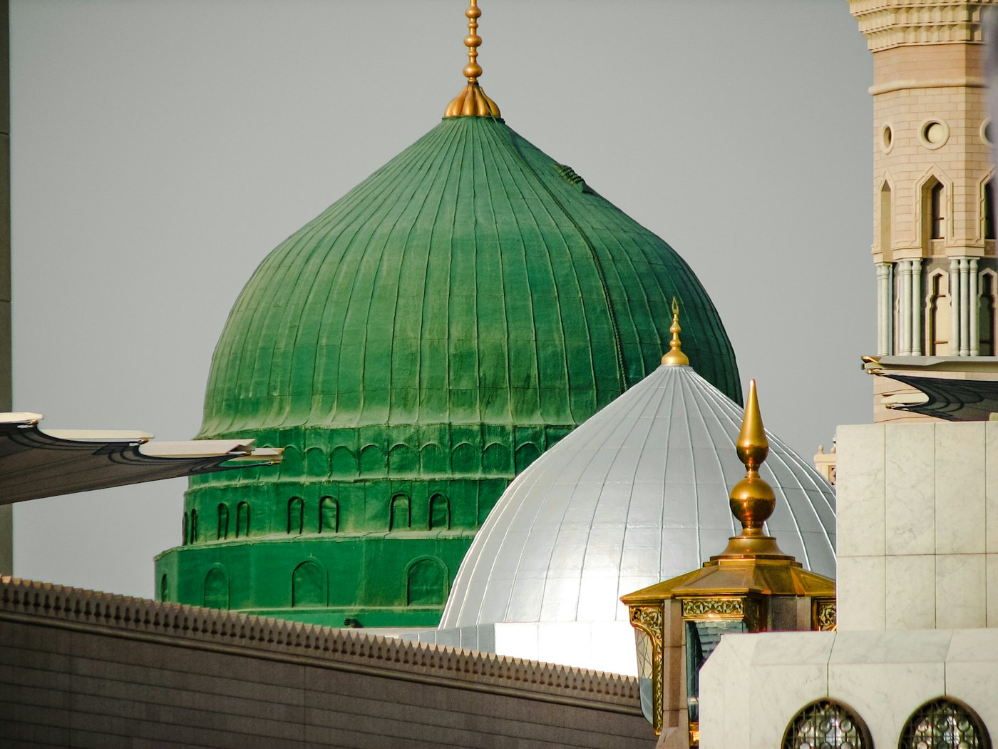 Close view of the Green Dome in Madinah